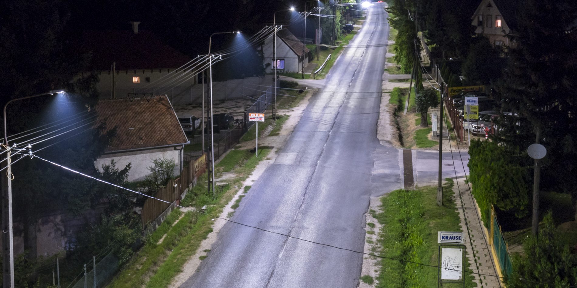The same street in Érd with GREP LED public lighting, in even white light